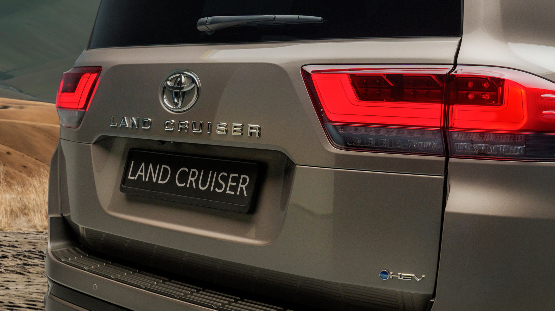 toyota_land_cruiser_hev_1