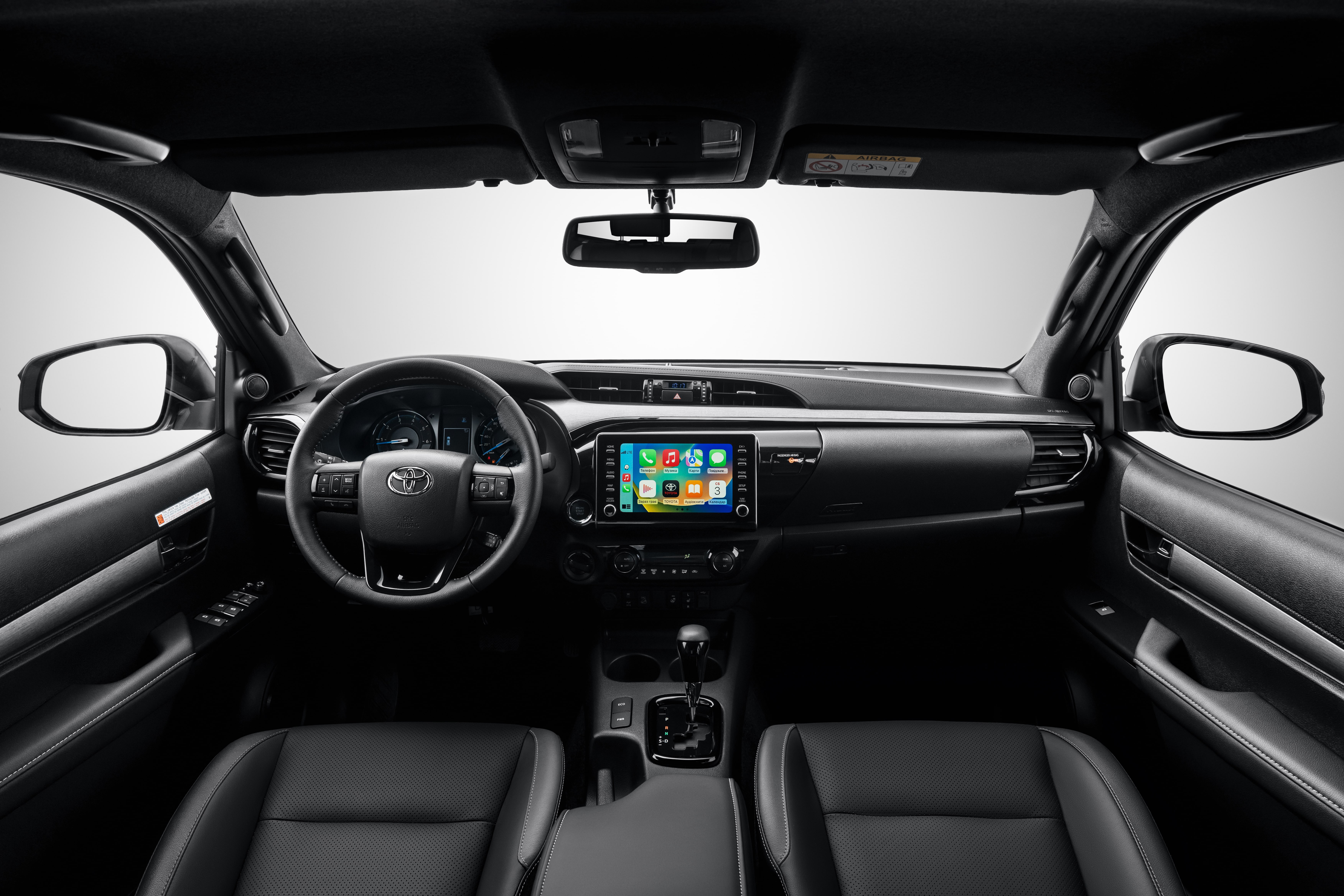 hilux_interior_2_min