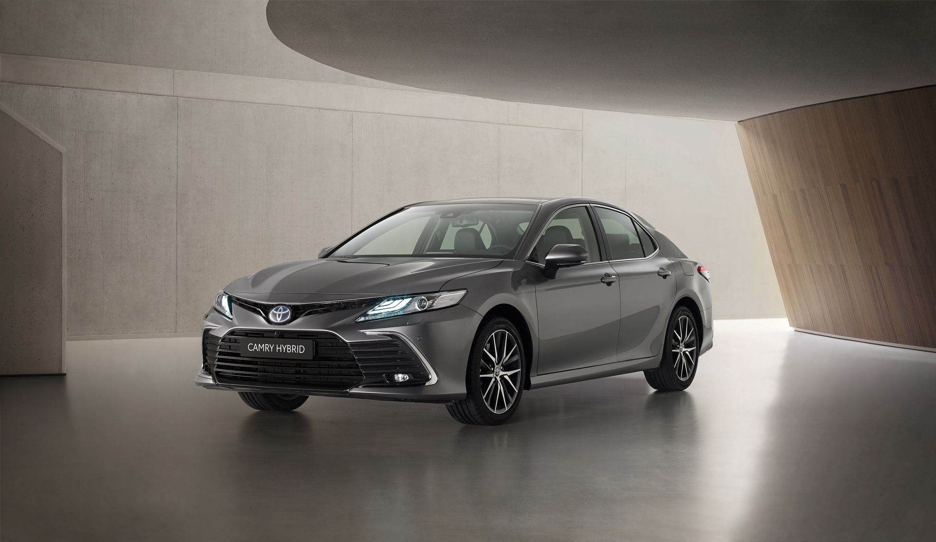 2021_toyota_camry_hybrid_03_1